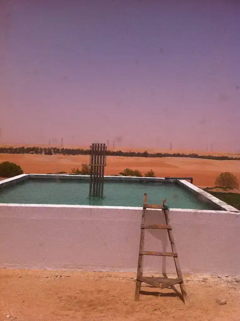 Wasserquelle in der Wüste für Begrünung und nachhaltiges Landmanagement.